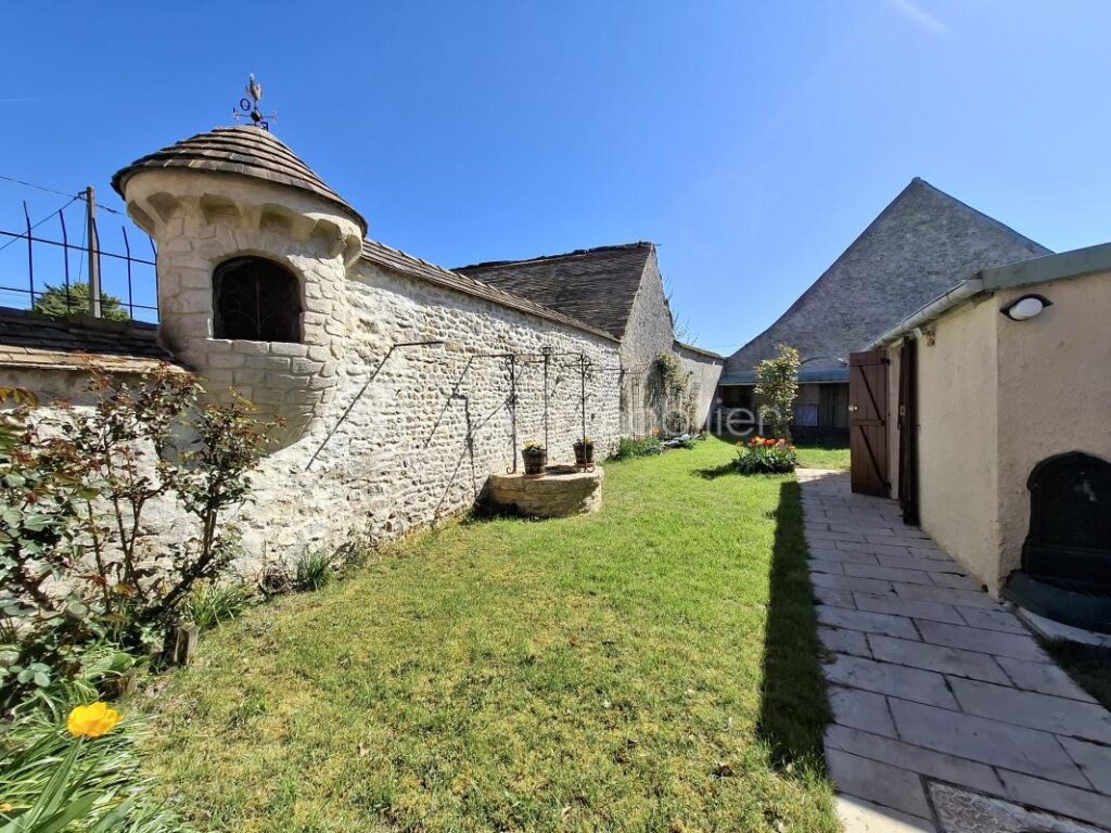 JOLIE MAISON EN PIERRE PRIX NEGOCIABLE – 4 pièces – 2 chambres – 91 m²