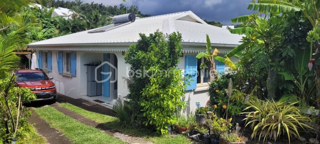 Villa familiale avec piscine et jacuzzi – 7 pièces – 6 chambres – 153 m²