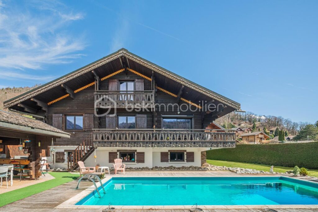 Chalet avec piscine et espace bien-être – Mieussy – 5 pièces – 4 chambres – 158 m²