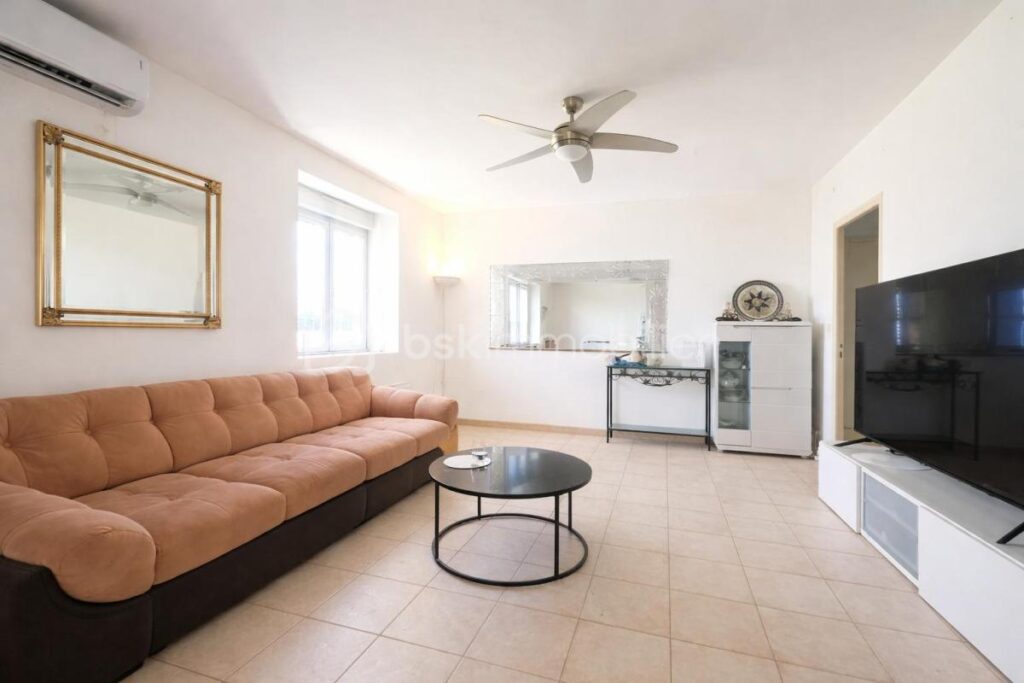 Maison 101 m2 5 pièces 3 chambres Méjannes les Alès – 5 pièces – 3 chambres – 101 m²