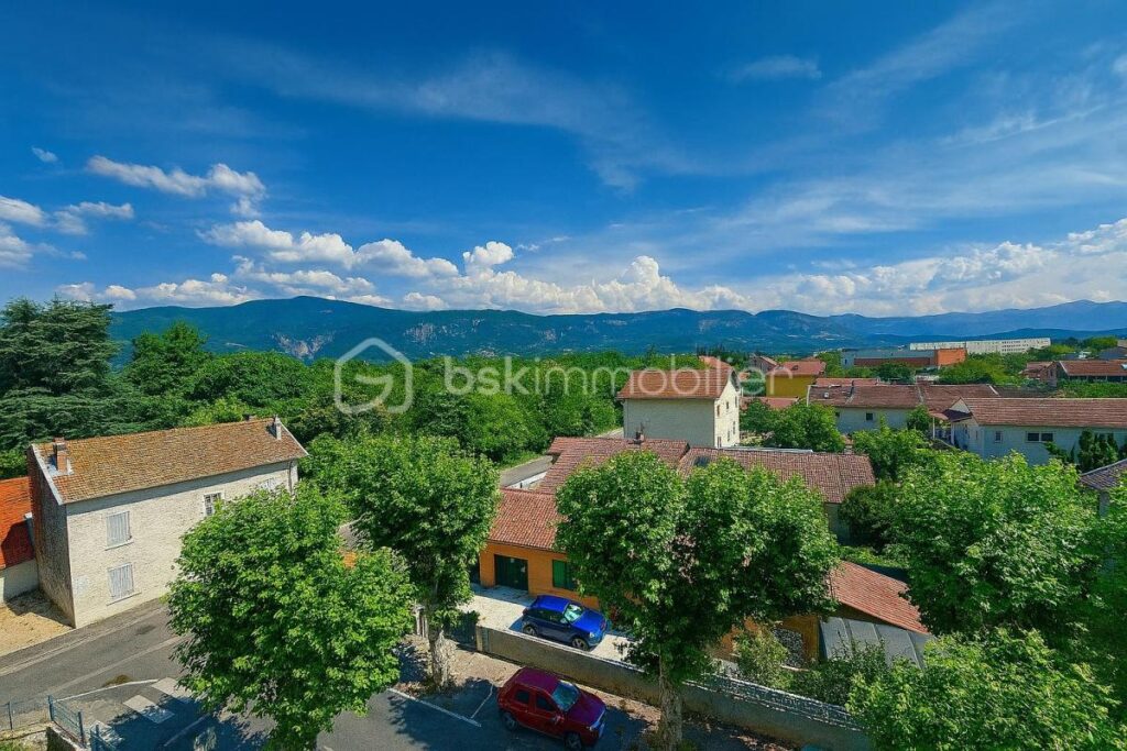 🏡 À vendre – Bel appartement T3 traversant avec vue dégagée – Saint-Marcellin – 4 pièces – 2 chambres – 72 m²