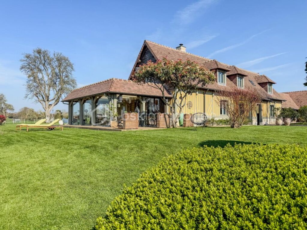 Propriété normande de caractère avec vue vallée –Cadre d’exception – – 7 pièces – 4 chambres – 187 m²