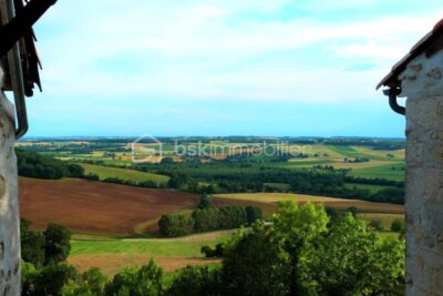 Maison de village avec gîte et vue imprenable ! – 7 pièces – 5 chambres – 155 m²