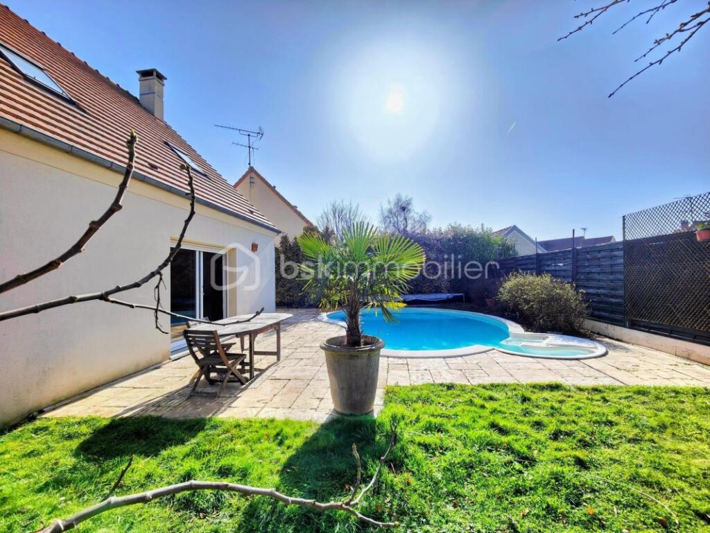 A l’abris des regards, belle maison familiale av 4 chambres et garage – 6 pièces – 4 chambres – 146 m²