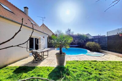 A l&rsquo;abris des regards, belle maison familiale av 4 chambres et garage – 6 pièces – 4 chambres – 146 m²