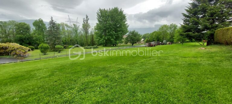 TERRAIN CONSTRUCTIBLE VIABILISE de 1 431 m² – NR pièces – NR chambres – 1431 m²