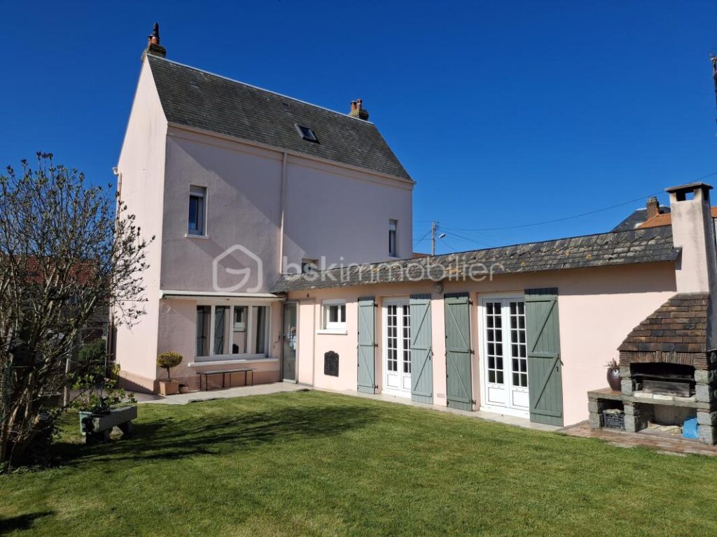 ***CHARMANTE MAISON ANCIENNE VIEUX NEUVILLE 4 CHAMBRES (VUE MER) ET BEAU TERRAIN 420 M2 GARAGE FERME*** – 7 pièces – 4 chambres – 135 m²