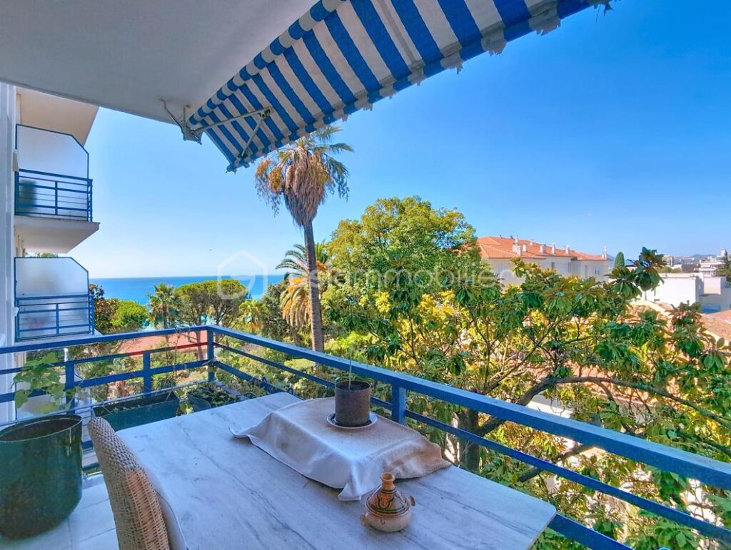 Cannes – Vue mer à 3 min des plages | Studio avec potentiel 2 pièces – 1 pièce – 1 chambre – 33 m²