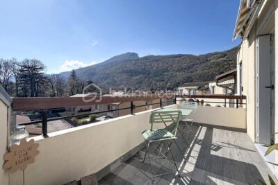 Appartement T3 de 75m2 environ avec terrasse – DERNIER ÉTAGE – 3 pièces – 2 chambres – 75 m²