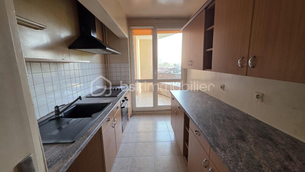 Appartement F3 – 65 m2 – 2 chambres – balcon VUE SEINE – Parking privatif couvert – 3 pièces – 2 chambres – 65 m²