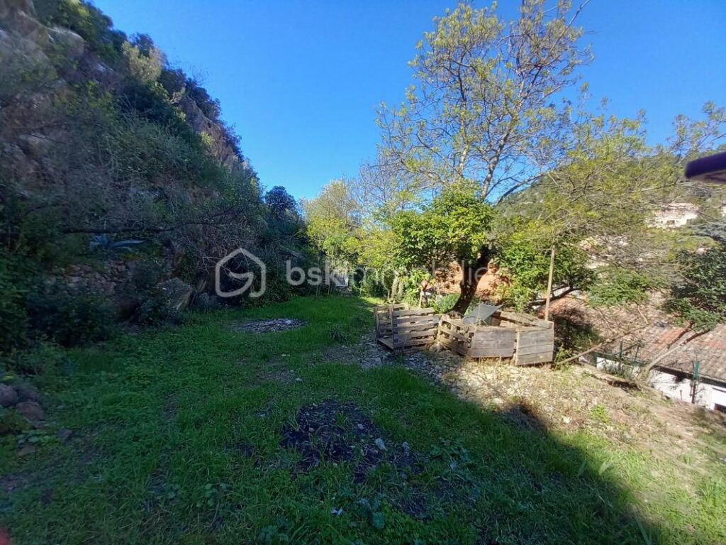 Rare vigneron dans le centre-ville avec jardin et 4 chambres – 5 pièces – 4 chambres – 150 m²