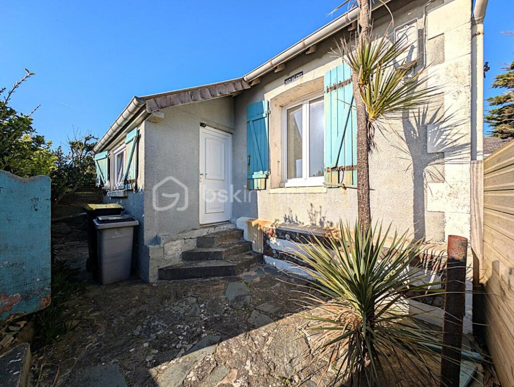 MAISON EN PIERRE FACE A LA MER – 40.78m² – CHARME – BARNEVILLE 50270 – 3 pièces – 1 chambre – 40 m²