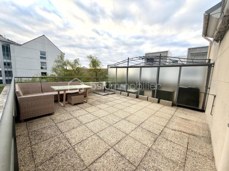 EN EXCLUSIVITÉ – DUPLEX AVEC GRANDE TERRASSE – 4 pièces – 3 chambres – 77 m²