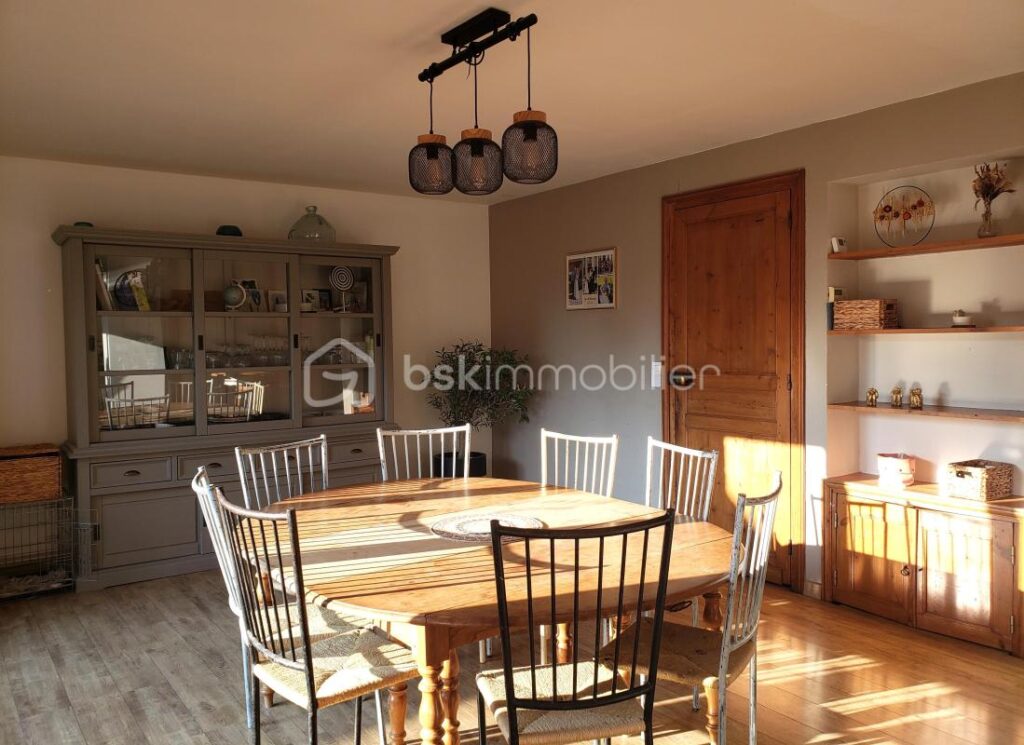 Maison familiale à Fretin – 7 pièces – 3 chambres – 142 m²