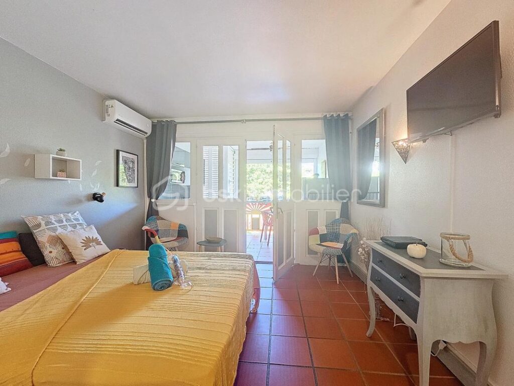 Studio Anse des Rochers plage et piscine – 1 pièce – 1 chambre – 29 m²