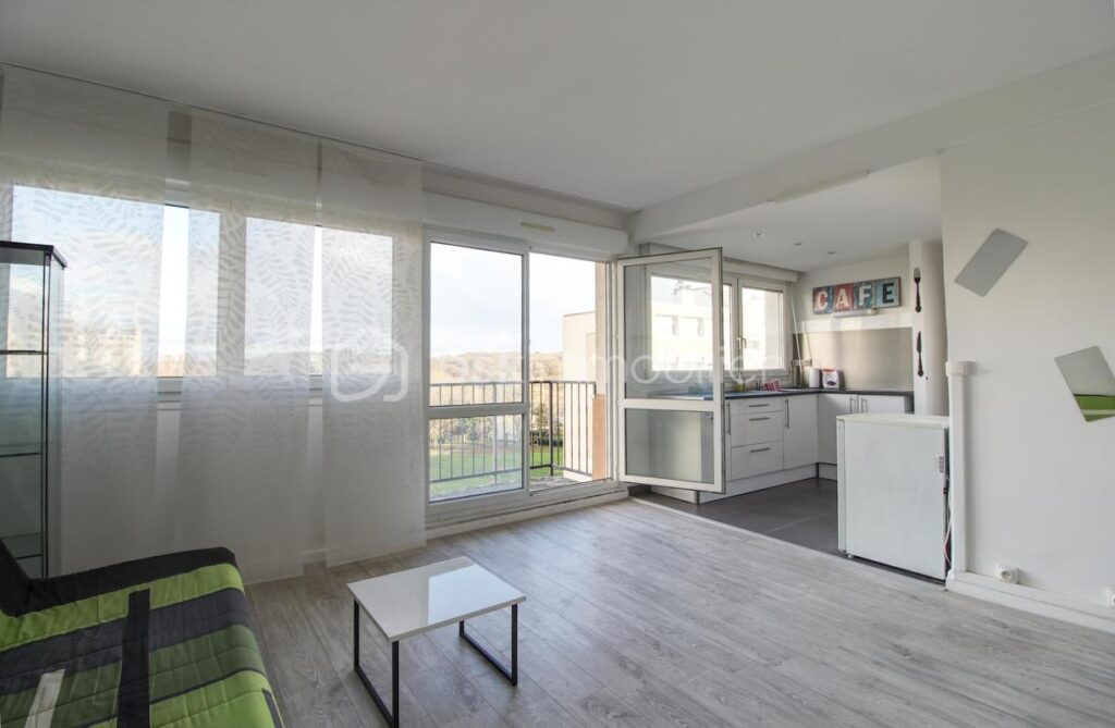 APPARTEMENT F2 – 1 chambre avec balcon et vue sur forêt – 2 pièces – 1 chambre – 36 m²