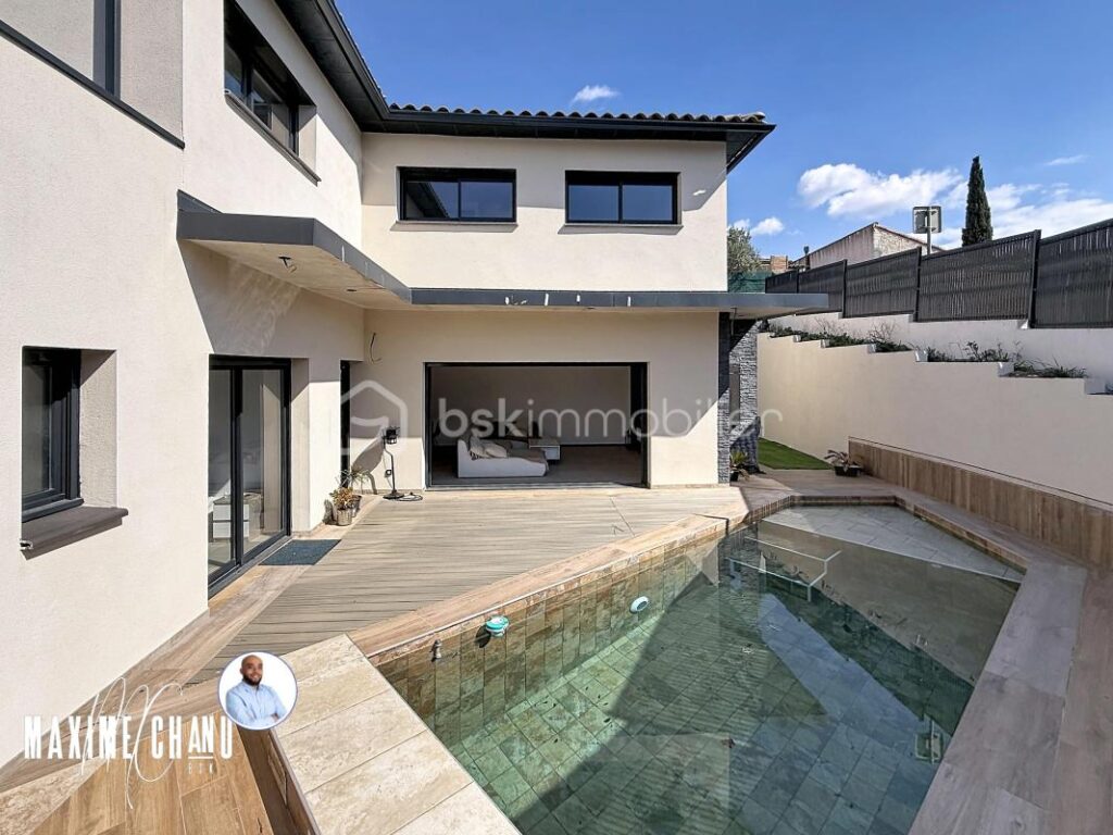 Maison contemporaine 5 pièces avec piscine et garage à BELARGA – 5 pièces – 4 chambres – 142 m²