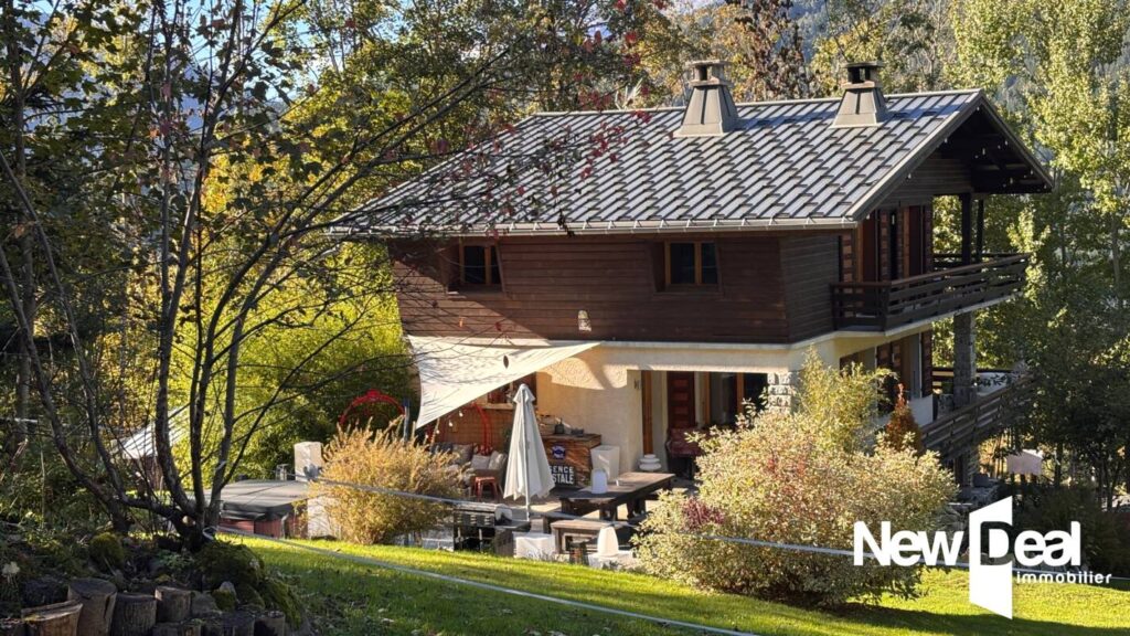 MAISON DE PAYS – 9 pièces – 5 Chambres – 265 m² surface Totale – Bergerie – Terrain 3610 m² – LES HOUCHES – 9 pièces – 5 chambres – 184 m²