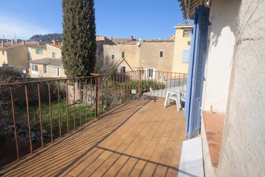 Appartement Terrasse, Combles aménageables – 3 pièces – 2 chambres – 93 m²