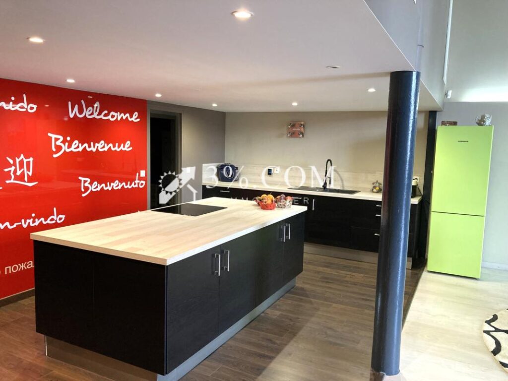 Loft de 158 m2 avec 3 Ch + place de parking – 5 pièces – 3 chambres – 158 m²