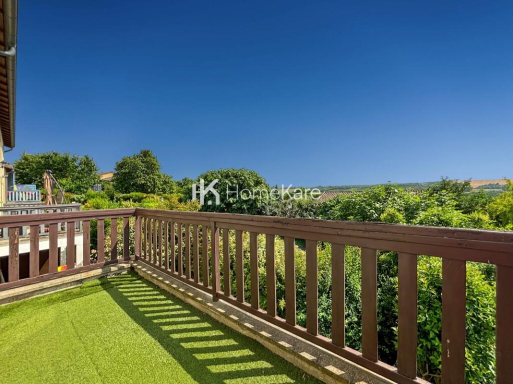 Vue imprenable, volumes généreux et lumière naturelle – 4 pièces – 3 chambres – 96 m²