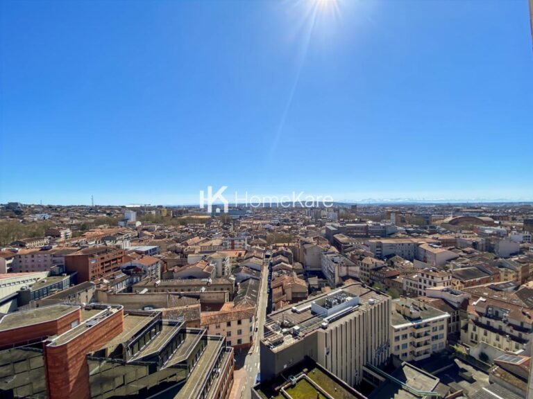 T3 Meublé hypercentre avec parking – 3 pièces – 2 chambres – 83 m²