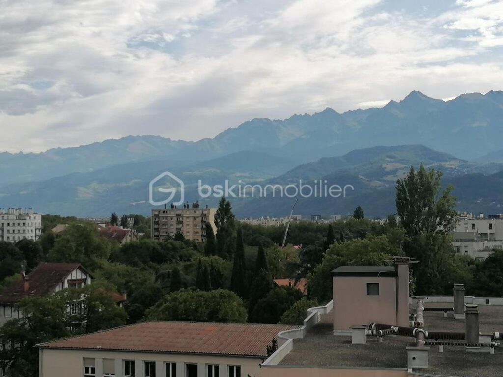 Appartement à vendre au dernier étage dans une résidence sécurisée avec garage secteur Barral Montferrat 38100 GRENOBLE – 3 pièces – 2 chambres – 70 m²