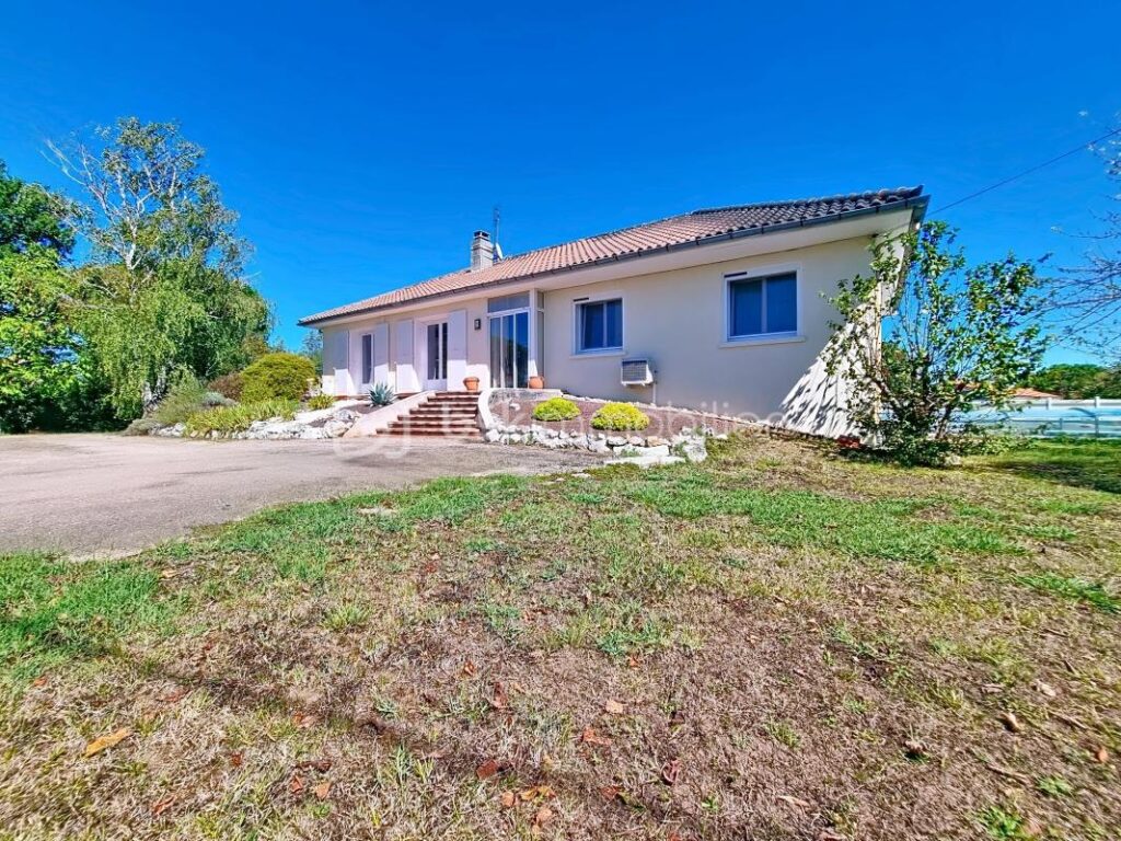 MAISON avec sous-sol total et piscine – 5 pièces – 4 chambres – 126 m²