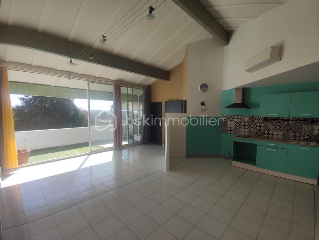 Appartement T3 de 68m² – Balcon avec vue dégagée – Cour privée – 3 pièces – 2 chambres – 68 m²