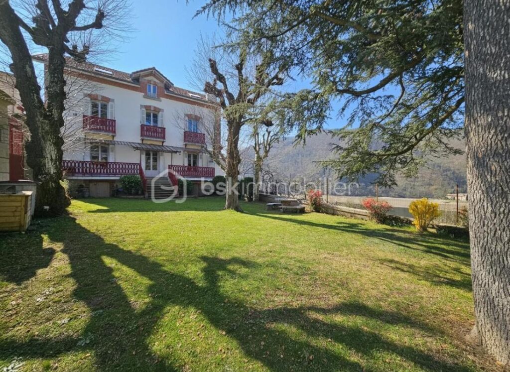 Propriété de caractère avec vue Loire – Bien d’exception – 9 pièces – 6 chambres – 270 m²