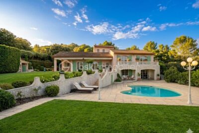 Propriété d’exception 5 chambres piscine terrain de 6800 m2 – 6 pièces – 5 chambres – 174 m²