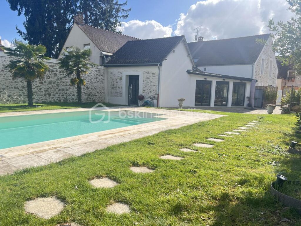 🏡 Maison de caractère rénovée – Lardy Bourg – 5 pièces – 3 chambres – 139 m²