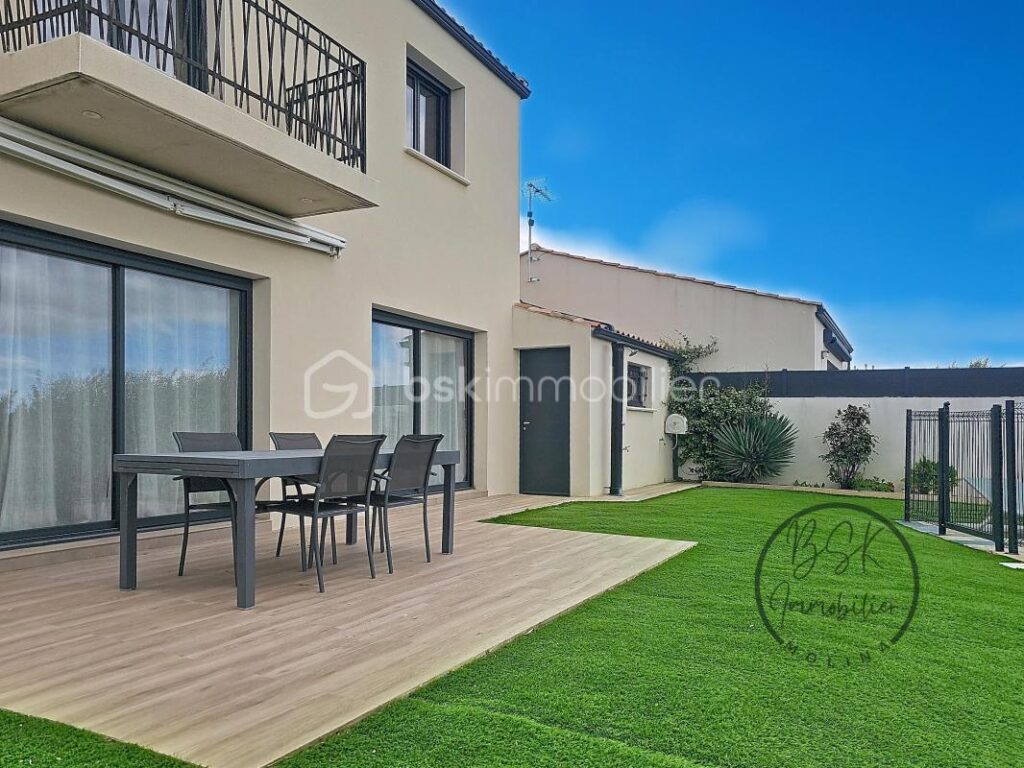 VILLA MODERNE AVEC GARAGE, PISCINE ET VUE CAMPAGNE À COLOMBIERS – 4 pièces – 2 chambres – 103 m²