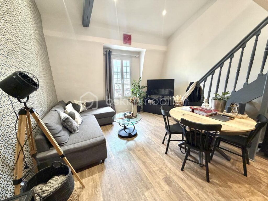 Appartement T3 duplex au 5ème et dernier étage à Rouen 76000 HYPERCENTRE – vue Cathédrale ! – 3 pièces – 2 chambres – 60 m²