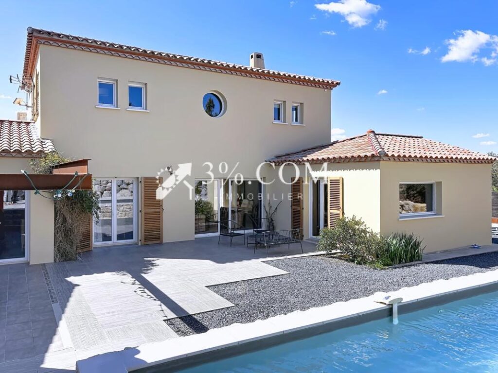 Villa contemporaine d&rsquo;architecte – 7 pièces dans un cadre na – 7 pièces – 4 chambres – 157 m²