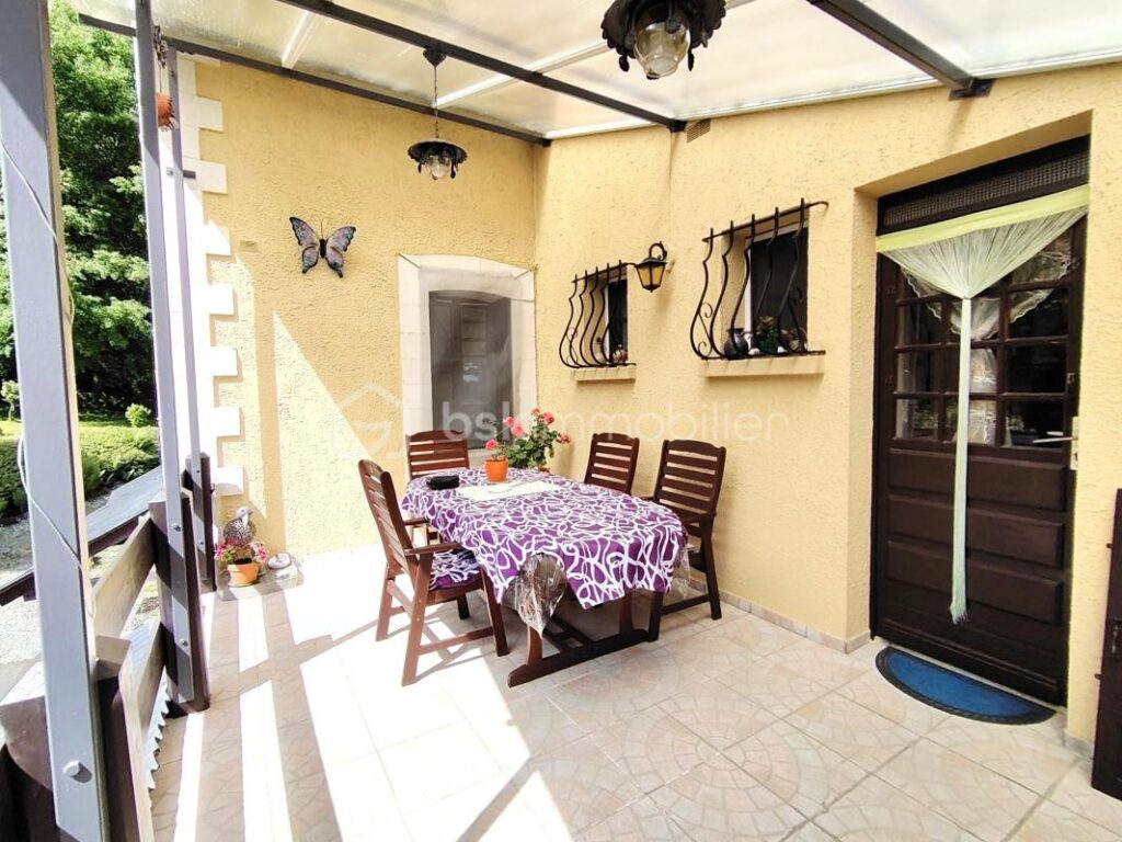 Maison de charme en campagne à Chenu – Tranquillité et vues dégagées garanties ! – 4 pièces – 3 chambres – 75 m²