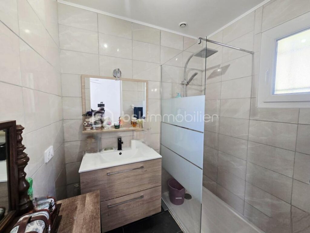 FAYENCE VENTE MAISON 4 PIECES PROCHE COMMERCES ET ECOLES – 4 pièces – 3 chambres – 92 m²