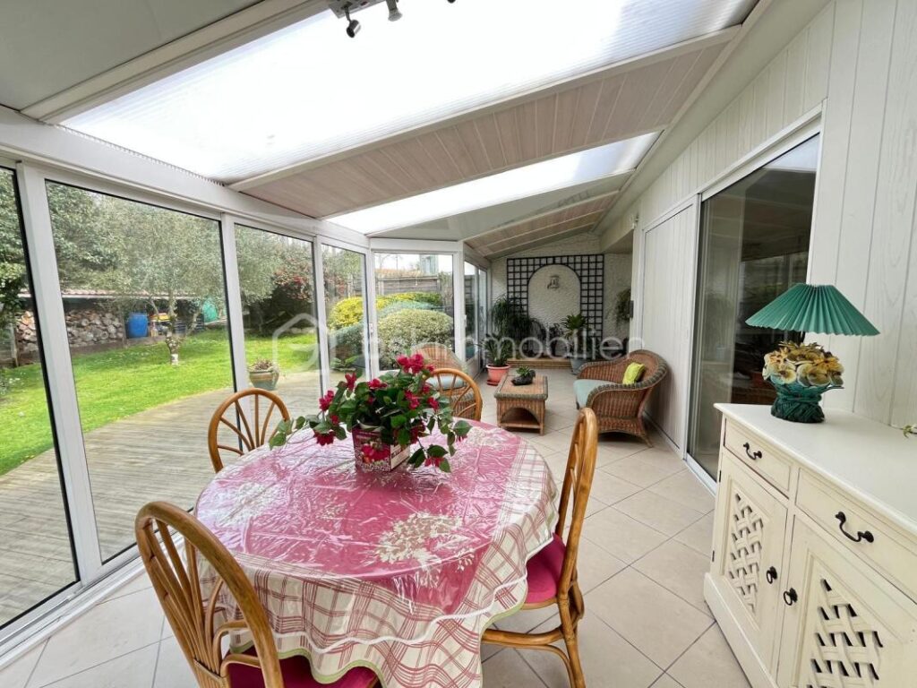 Maison de plain-pied – Quartier résidentiel à Vertou – 6 pièces – 3 chambres – 136 m²