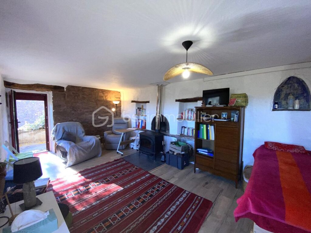 Charme, nature & autonomie – 147 m² + grange – Sud Aveyron – 5 pièces – 3 chambres – 147 m²