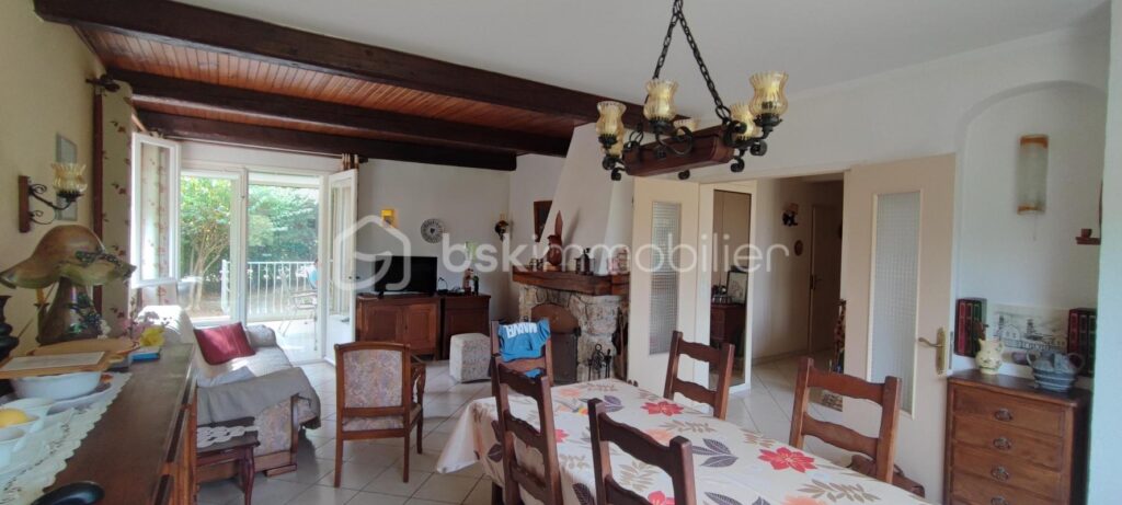 Maison 185 m2 à fort potentiel sur 3600 M2 – 7 pièces – 3 chambres – 120 m²