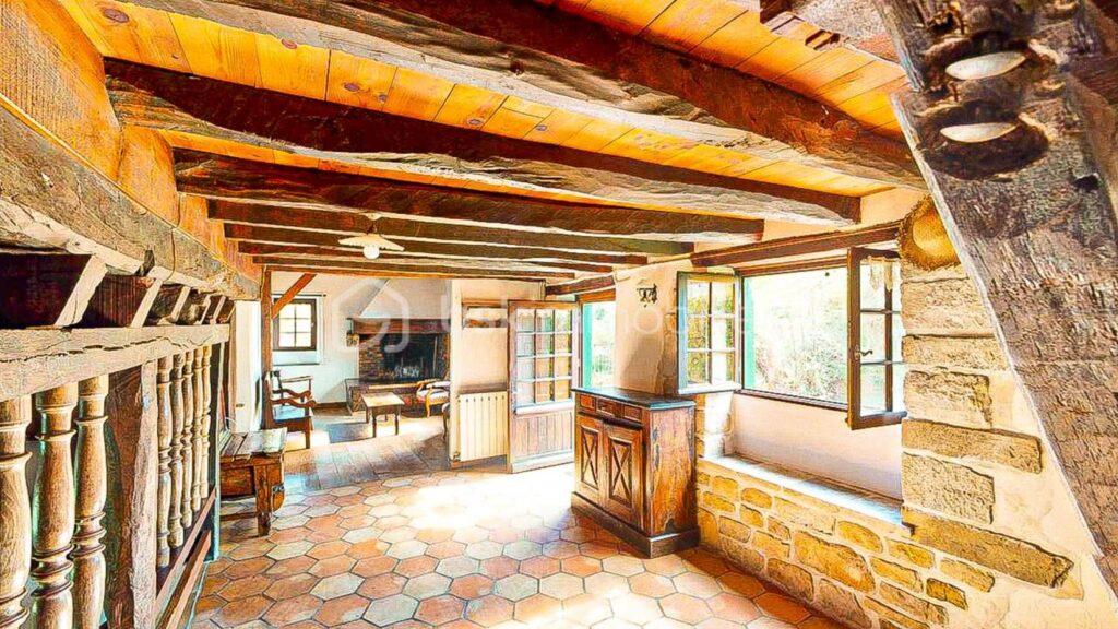 Ancien moulin sur un terrain plat de 8023m² proche du centre ville d’Hasparren ! – 6 pièces – 4 chambres – 128 m²