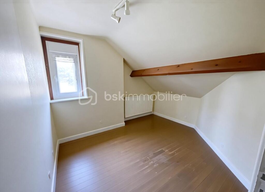 PROPRIETE DE CARACTERE – 8 pièces – 4 chambres – 210 m²