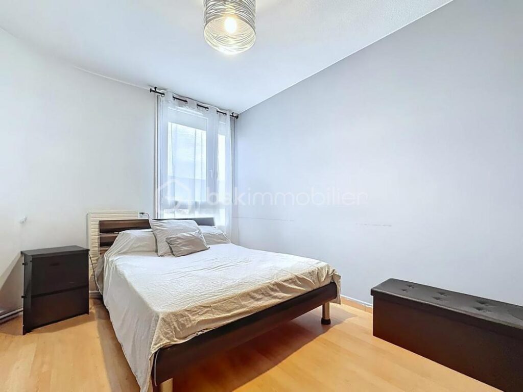 T5 LUMINEUX AVEC TERRASSE – VUE MONTAGNES – ÉCHIROLLES – 5 pièces – 4 chambres – 108 m²