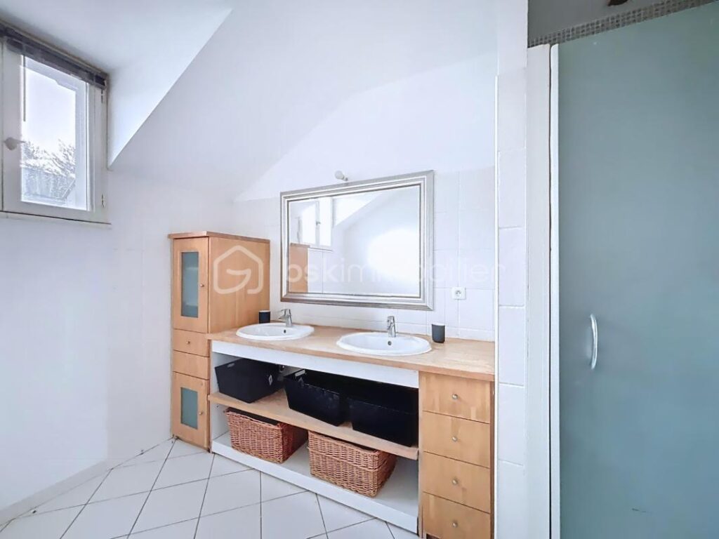 Spacieuse maison dans secteur calme, à 5min de Varces – 5 pièces – 4 chambres – 183 m²