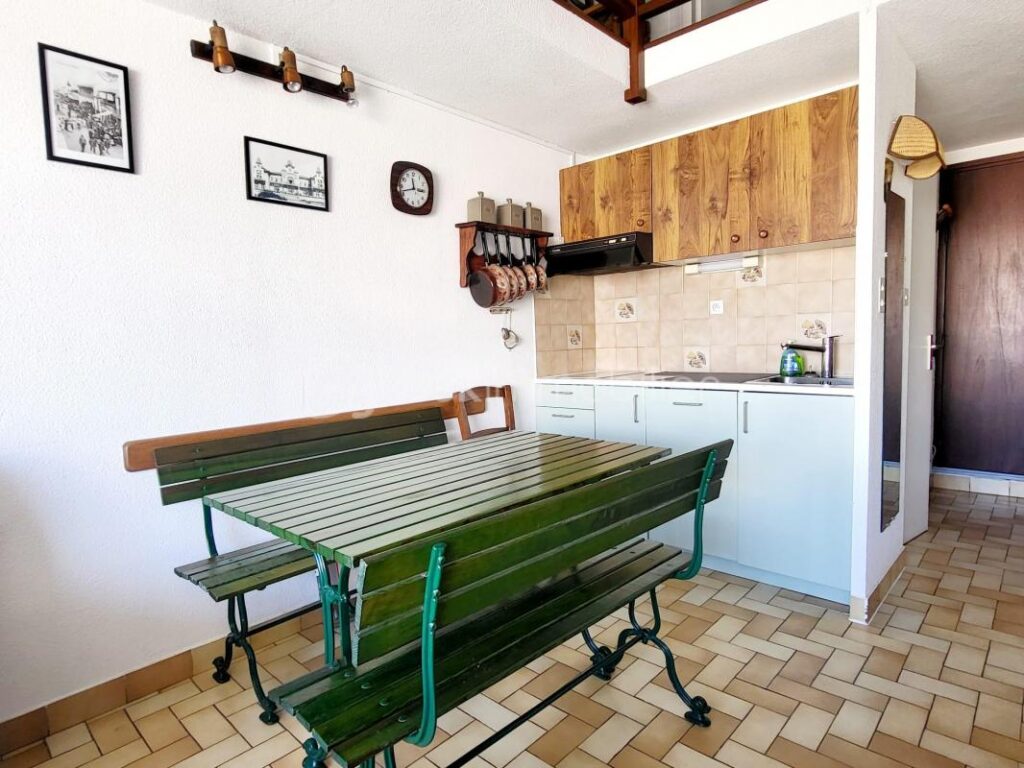 Appartement vue mer – Quartier Casino – 30 m de la plage – 2 pièces – 1 chambre – 43 m²