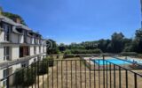 BADEN – GOLFE DU MORBIHAN – SUPERBE T2 MEUBLE – 4 COUCHAGES – PISCINE – DEUX BALCONS – 2 pièces – 1 chambre – 41 m²