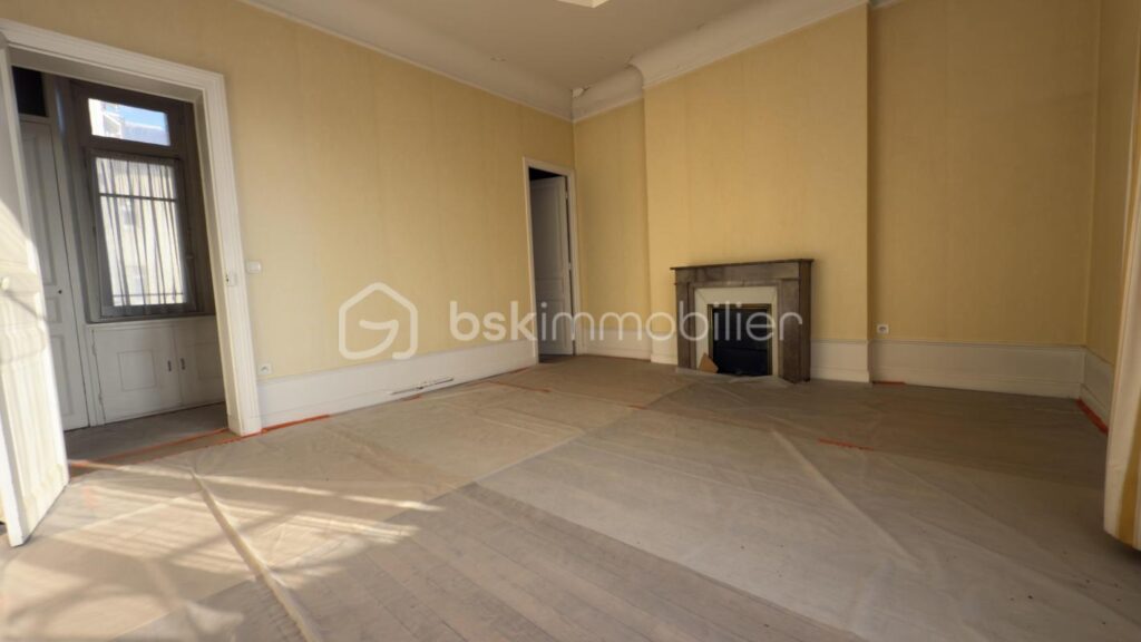 Appartement à rénover centre ville – 5 pièces – 4 chambres – 147 m²