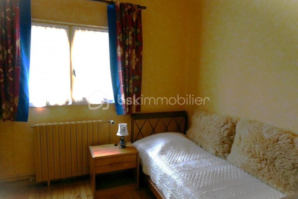 Maison de 169 m², le calme de la campagne, pas de vis à vis, piscine à débordement avec vue sur la vallée Cévenole ! – 6 pièces – 4 chambres – 169 m²