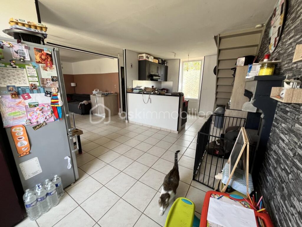 Charmante maison de village en pierre – 4 pièces – 3 chambres – 91 m²