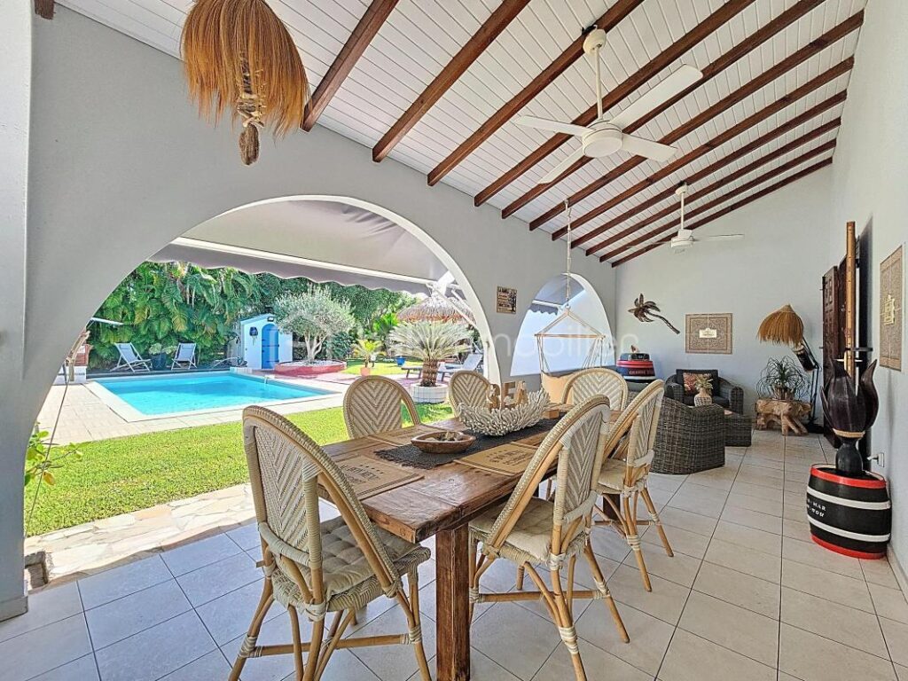 Villa avec piscine 3 chambres , parcelle 1000 m2 – 4 pièces – 3 chambres – 120 m²